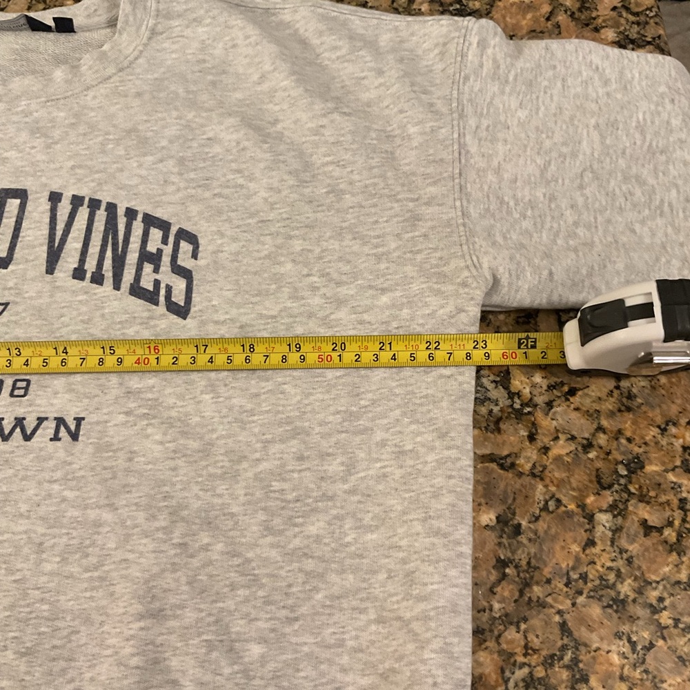 Vineyard Vines Light Gray Crewneck Sweater - Picture 4 of 6